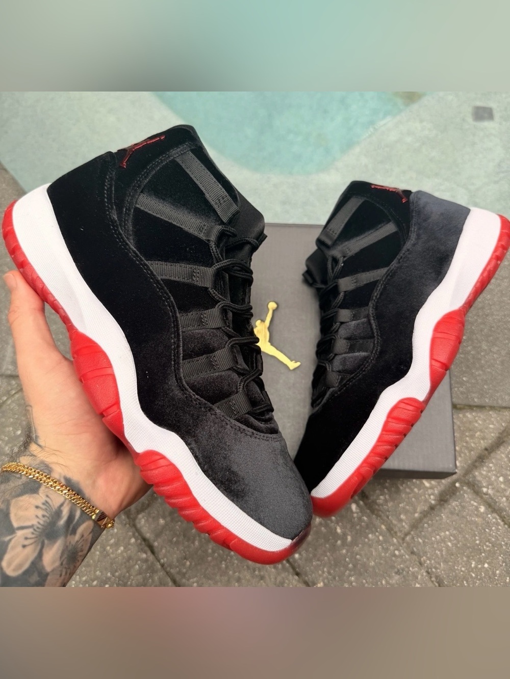 NEW NIKE AIR JORDAN 11 RETRO BRED VELVET BLACK GYM RED WOMNS SZ 11 [DB5457-061]